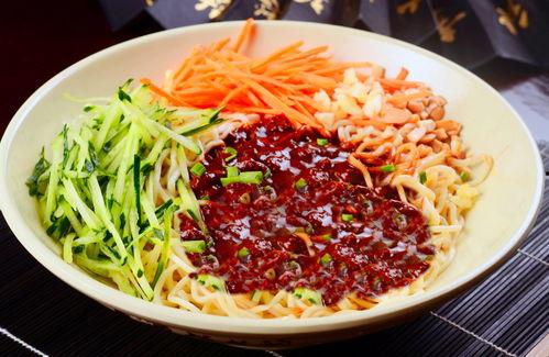 刘大瓜吃豌豆面视频,趣味横生美食体验