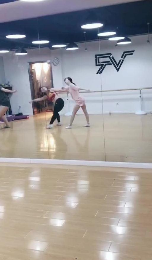 美女跳舞吃瓜视频大全,美女跳舞吃瓜视频大盘点