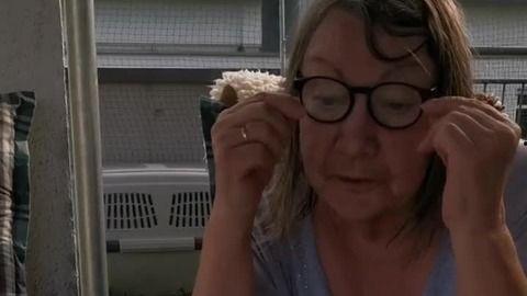 外国人搞笑吃瓜视频,外国人搞笑吃瓜瞬间大盘点