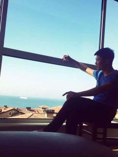 全家幸福吃瓜群众视频