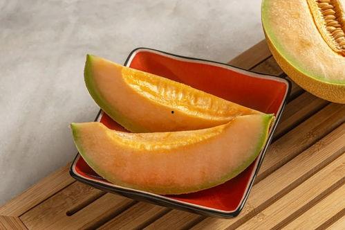 吃蜜瓜肚子痛视频,揭秘吃蜜瓜肚子痛的真相