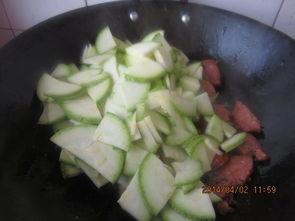 怎么用小白瓜做吃的视频,家常美味，简单易学视频教程